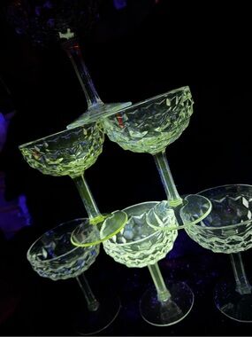 Vintage-Style Cut Glass Coupe Champagne Glasses - Clear (Set)